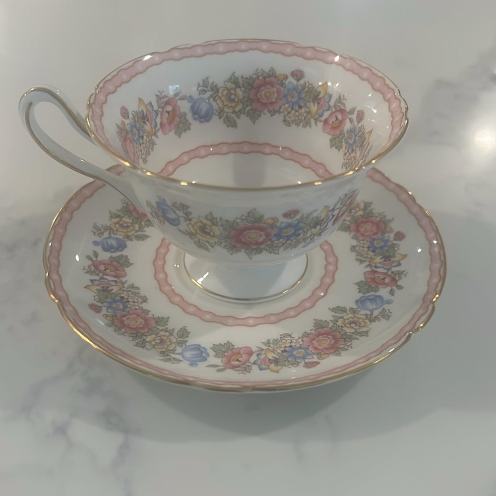 Shelley Teacup and Saucer Set. Pompadour pattern. Excellent condition.